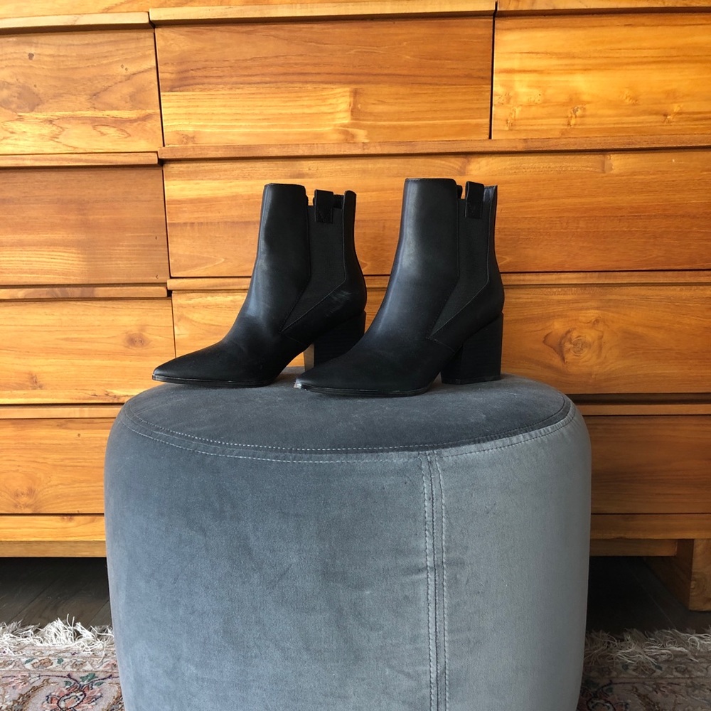 Kendall & Kylie pointy toe block heel booties